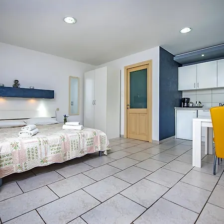 Apartments Vanesa Rovinj Exterior photo