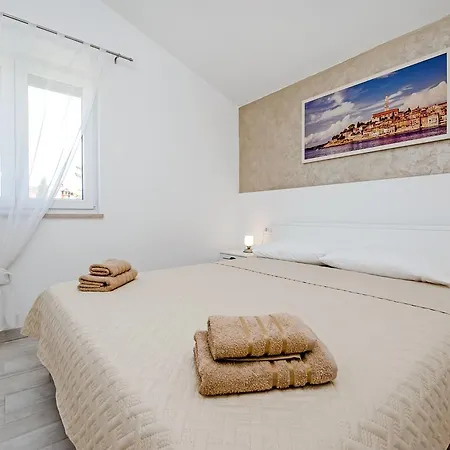 Apartments Vanesa Rovinj Exterior photo